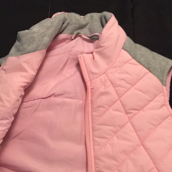 Women’s pink vest size small - Picture 2 of 3